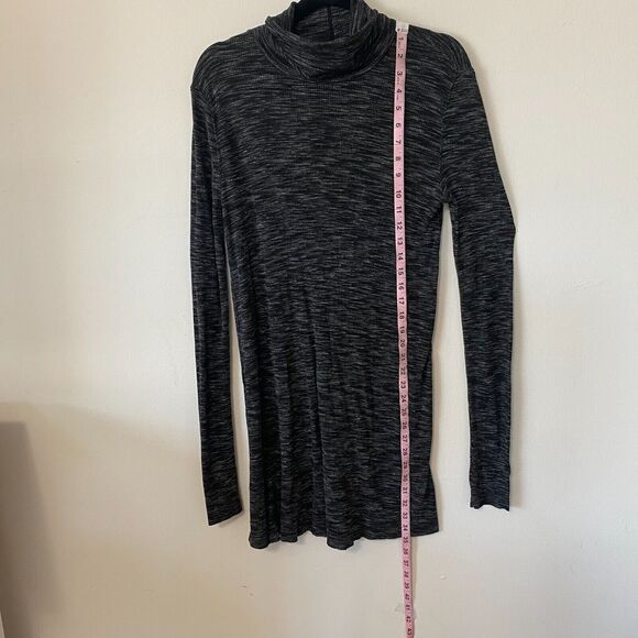 We The Free Stone Cold Split Back Long Sleeve Turtleneck Top Black Gray Medium - Picture 6 of 11